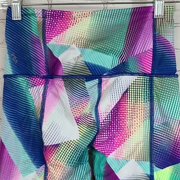 Victoria's Secret Crop Legging Digi Cube Rainbow Cropped High Rise Knockout VSX - Picture 7 of 10